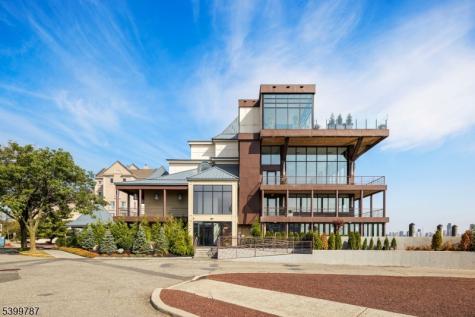 207 Shearwater Court West Jersey City NJ 07305