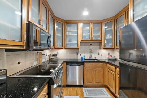 207 Shearwater Court West Jersey City NJ 07305