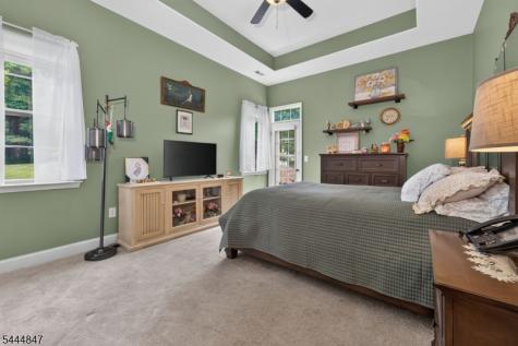 418 Edward Street Lopatcong NJ 08865