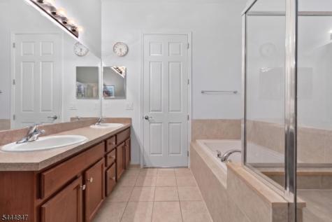 418 Edward Street Lopatcong NJ 08865