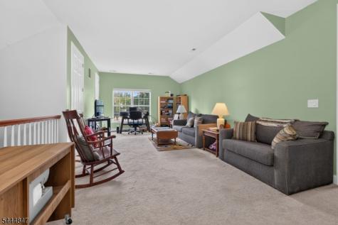 418 Edward Street Lopatcong NJ 08865