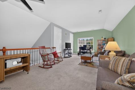 418 Edward Street Lopatcong NJ 08865