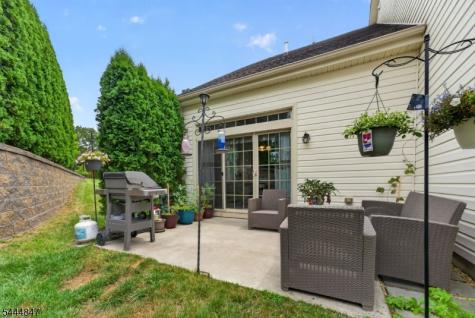 418 Edward Street Lopatcong NJ 08865