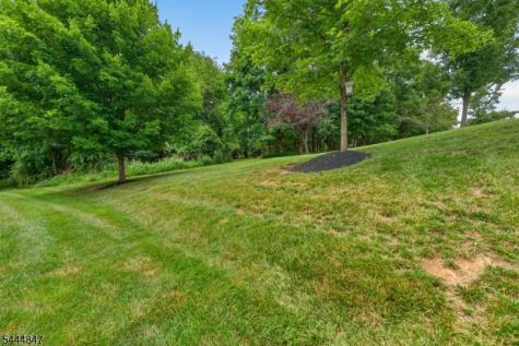 418 Edward Street Lopatcong NJ 08865