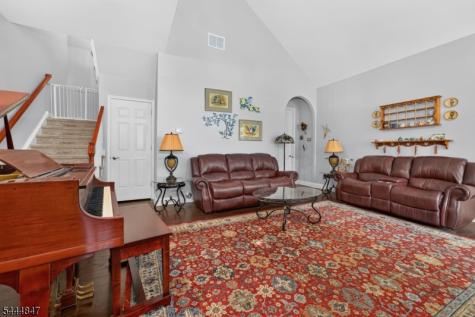 418 Edward Street Lopatcong NJ 08865