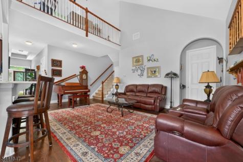 418 Edward Street Lopatcong NJ 08865