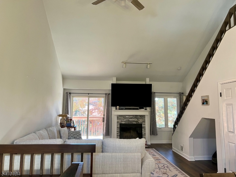 18 Pine Hollow Court Jefferson NJ 07438