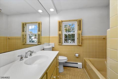 585 Trinity Place Westfield NJ 07090