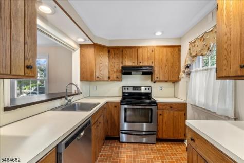 585 Trinity Place Westfield NJ 07090