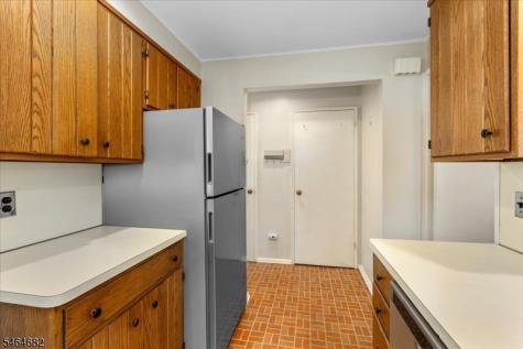 585 Trinity Place Westfield NJ 07090