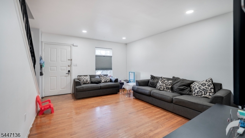 675 R Garden Street Elizabeth NJ 07202