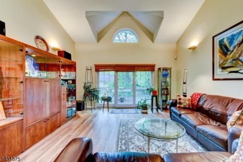 40 Worcester Drive Wayne NJ 07470