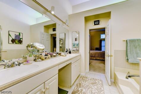 40 Worcester Drive Wayne NJ 07470