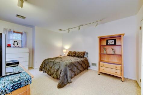 40 Worcester Drive Wayne NJ 07470