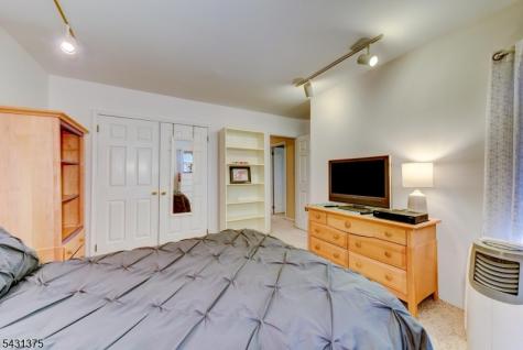 40 Worcester Drive Wayne NJ 07470