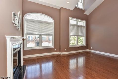 12 De Bruyle Court Hawthorne NJ 07506
