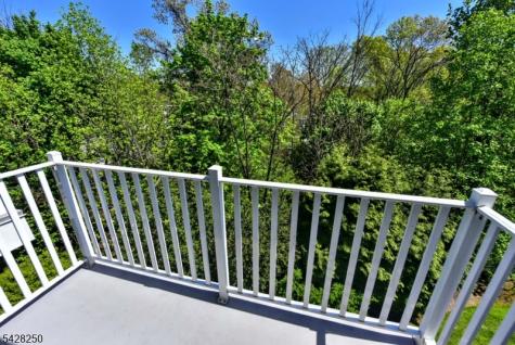 12 De Bruyle Court Hawthorne NJ 07506