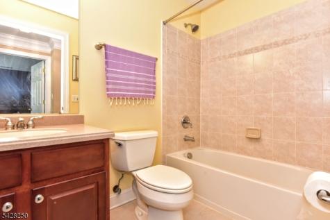 12 De Bruyle Court Hawthorne NJ 07506