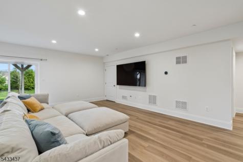 6 Concord Court Warren NJ 07059