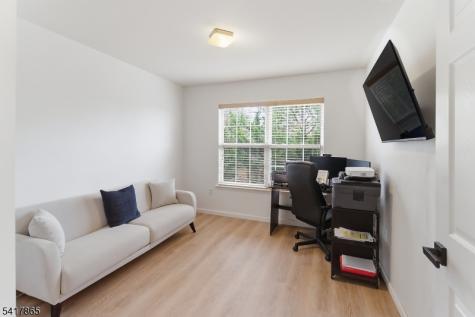 17 Edith Drive Franklin NJ 08873