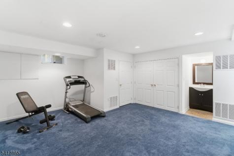17 Edith Drive Franklin NJ 08873