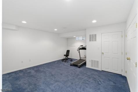 17 Edith Drive Franklin NJ 08873