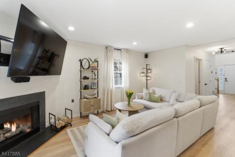 17 Edith Drive Franklin NJ 08873