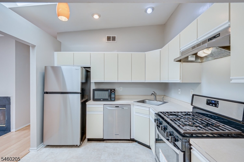 133 Rachel Court Franklin NJ 08823