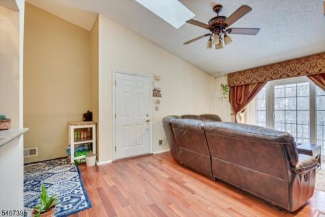 45 Amethyst Way Franklin NJ 08823