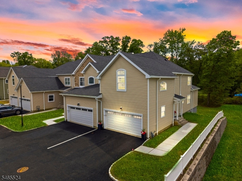 22 Remington Court Howell NJ 07727