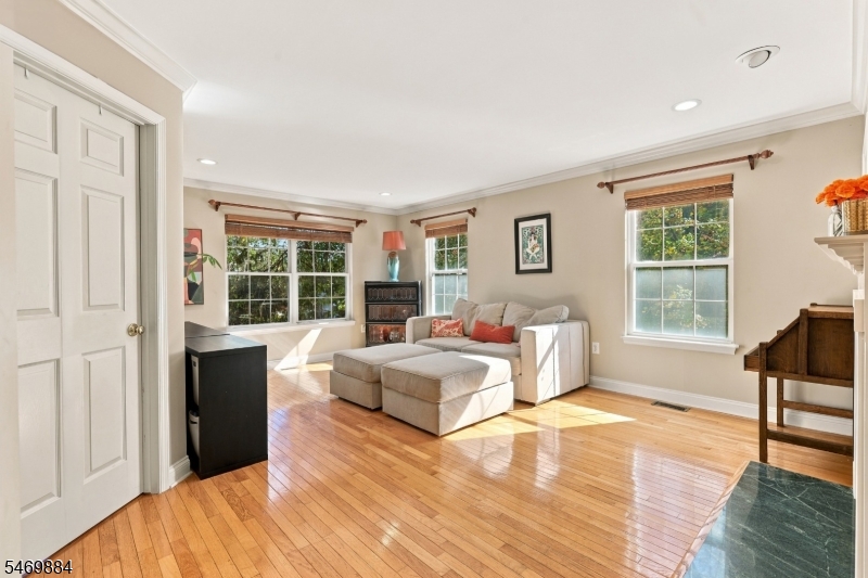 10 Knox Court Bernards NJ 07920