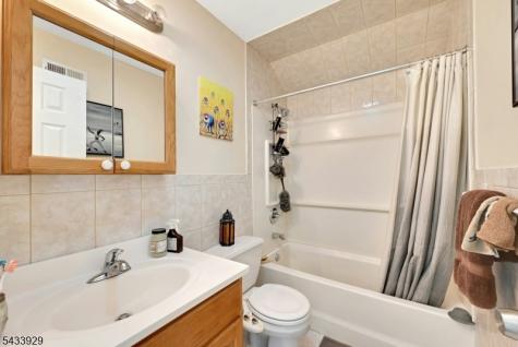 14 Jacques Elizabeth NJ 07201