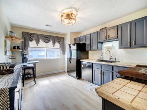 196 Drake Lane Roxbury NJ 07852