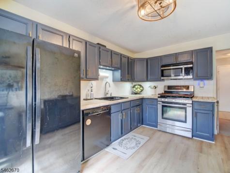 196 Drake Lane Roxbury NJ 07852