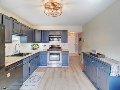 196 Drake Lane Roxbury NJ 07852