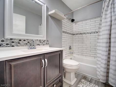 196 Drake Lane Roxbury NJ 07852