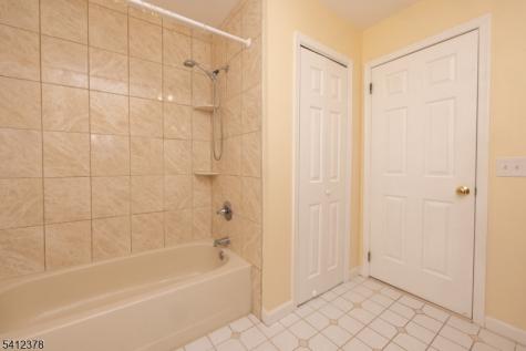 7 Lake Court Raritan NJ 08822