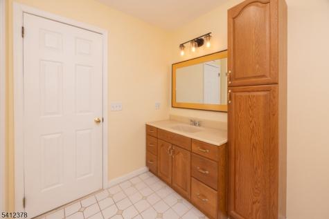 7 Lake Court Raritan NJ 08822
