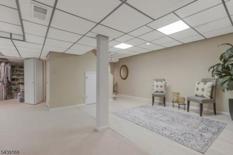 11 Hampton Court Bernards NJ 07920