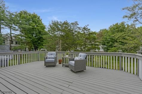 11 Hampton Court Bernards NJ 07920