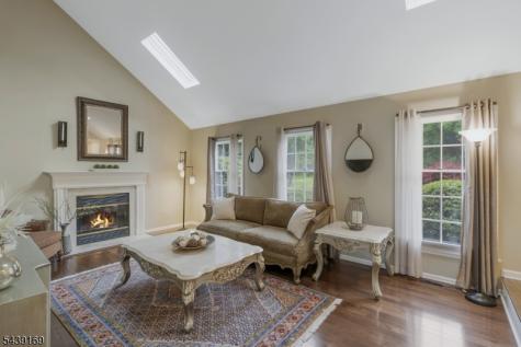 11 Hampton Court Bernards NJ 07920