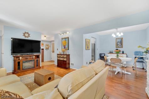19 Meadowview Drive Clinton NJ 08801