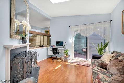 19 Meadowview Drive Clinton NJ 08801