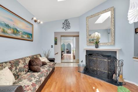 19 Meadowview Drive Clinton NJ 08801