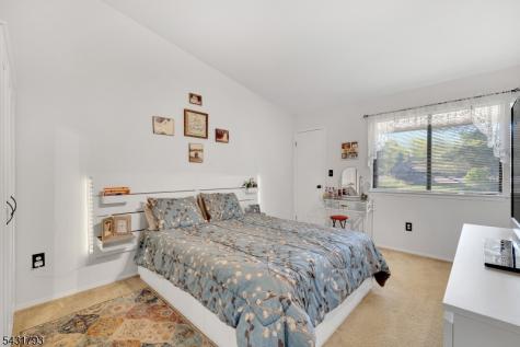 19 Meadowview Drive Clinton NJ 08801