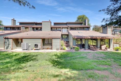 19 Meadowview Drive Clinton NJ 08801