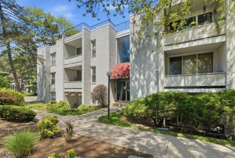 462 River Road Nutley NJ 07110