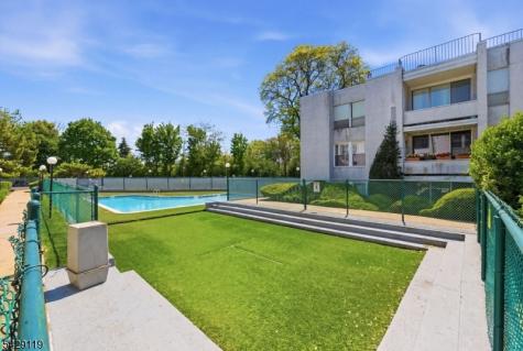 462 River Road Nutley NJ 07110