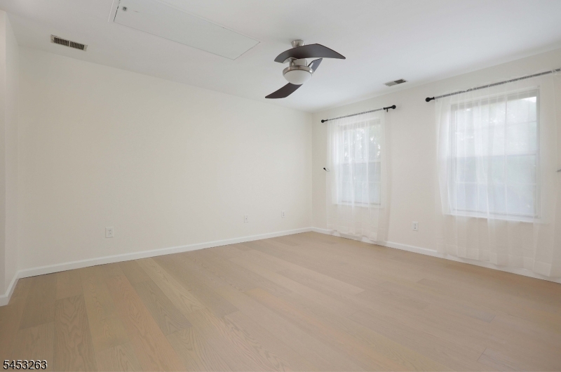 33 Holly Street Jersey City NJ 07305