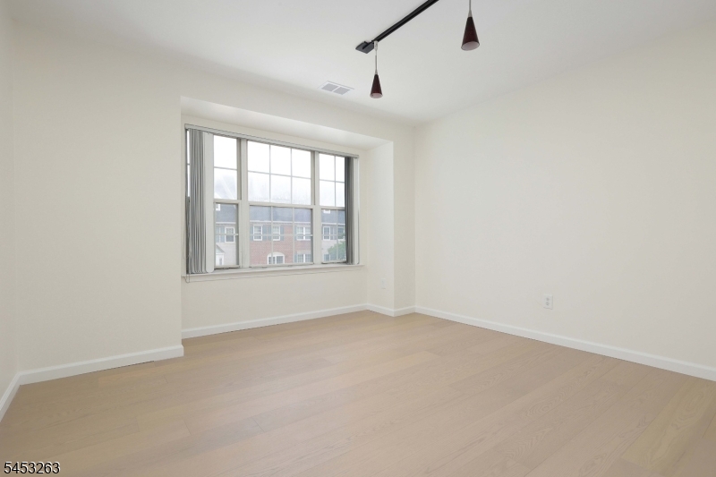 33 Holly Street Jersey City NJ 07305